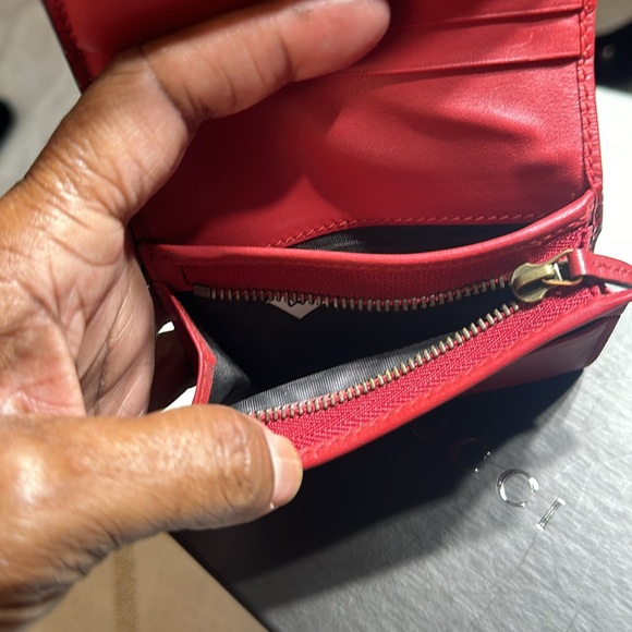 Gucci cherry elegant wallet like new..with box one light crease on the inside - Picture 6 of 14